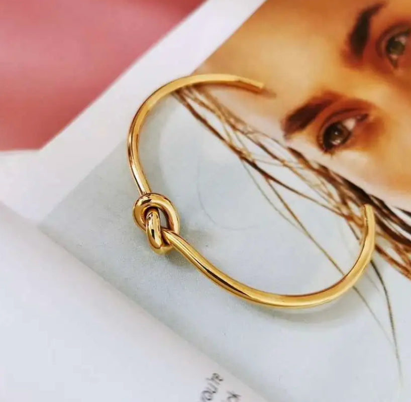 Knot Cuff