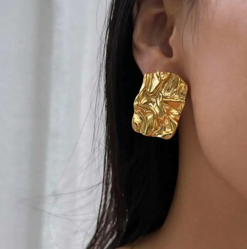 Serene Studs (Gold Bar)