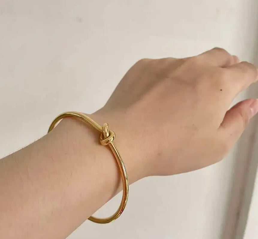 Knot Cuff