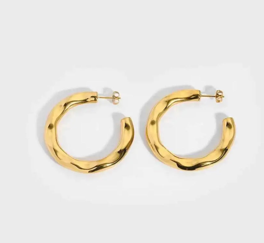 Kyra Hoops