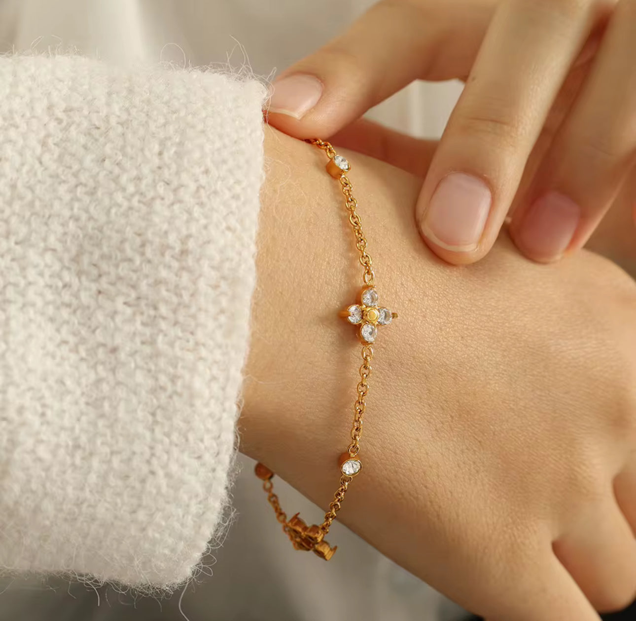 Flora Dainty Bracelet