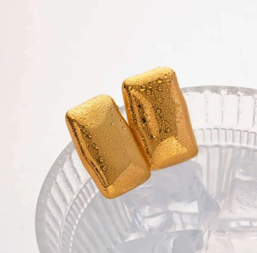Serene Studs (Gold Bar)