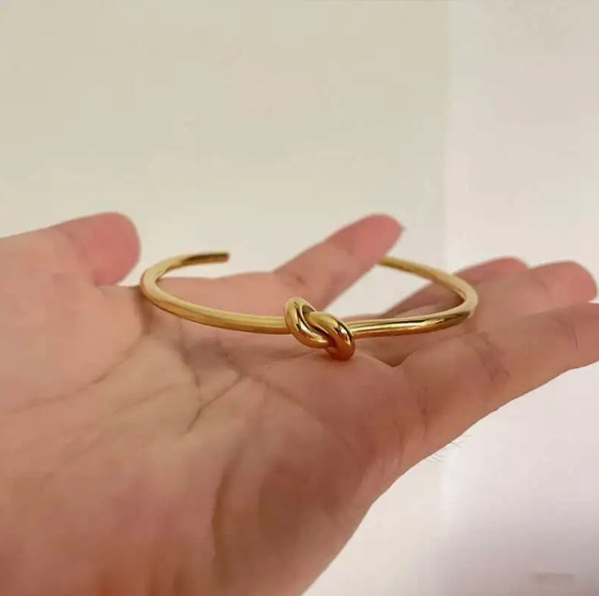 Knot Cuff