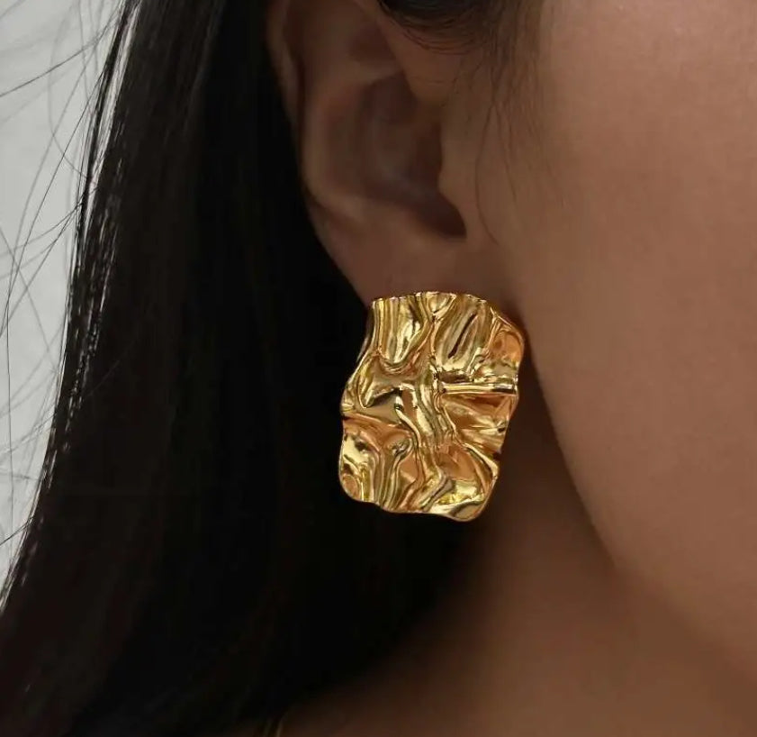 Serene Studs (Gold Bar)