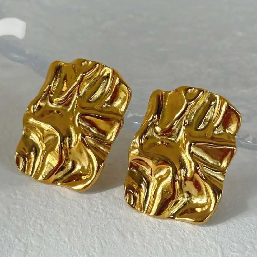 Serene Studs (Gold Bar)