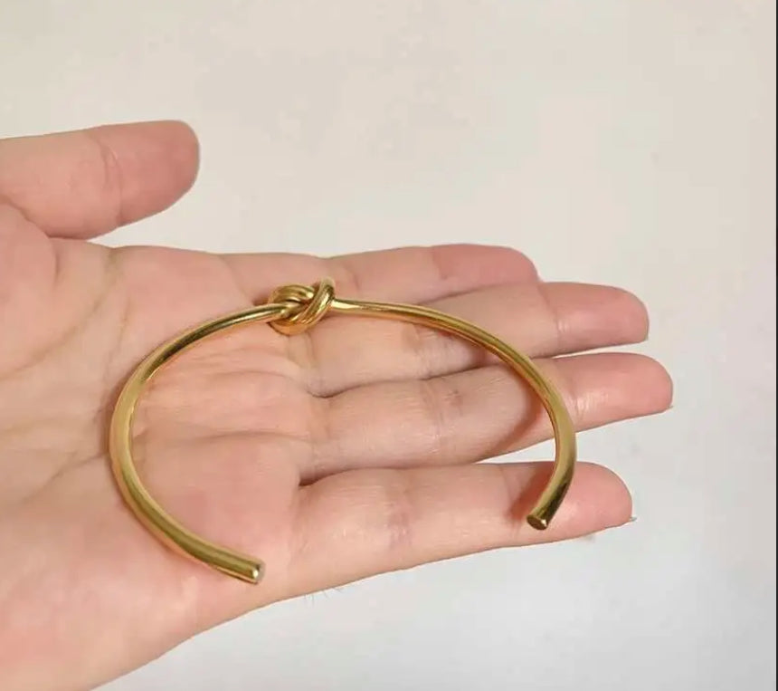 Knot Cuff