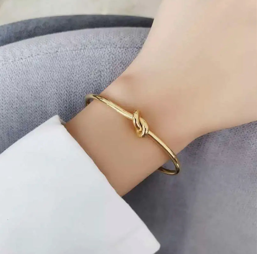 Knot Cuff