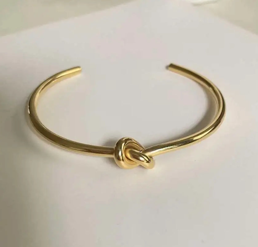Knot Cuff