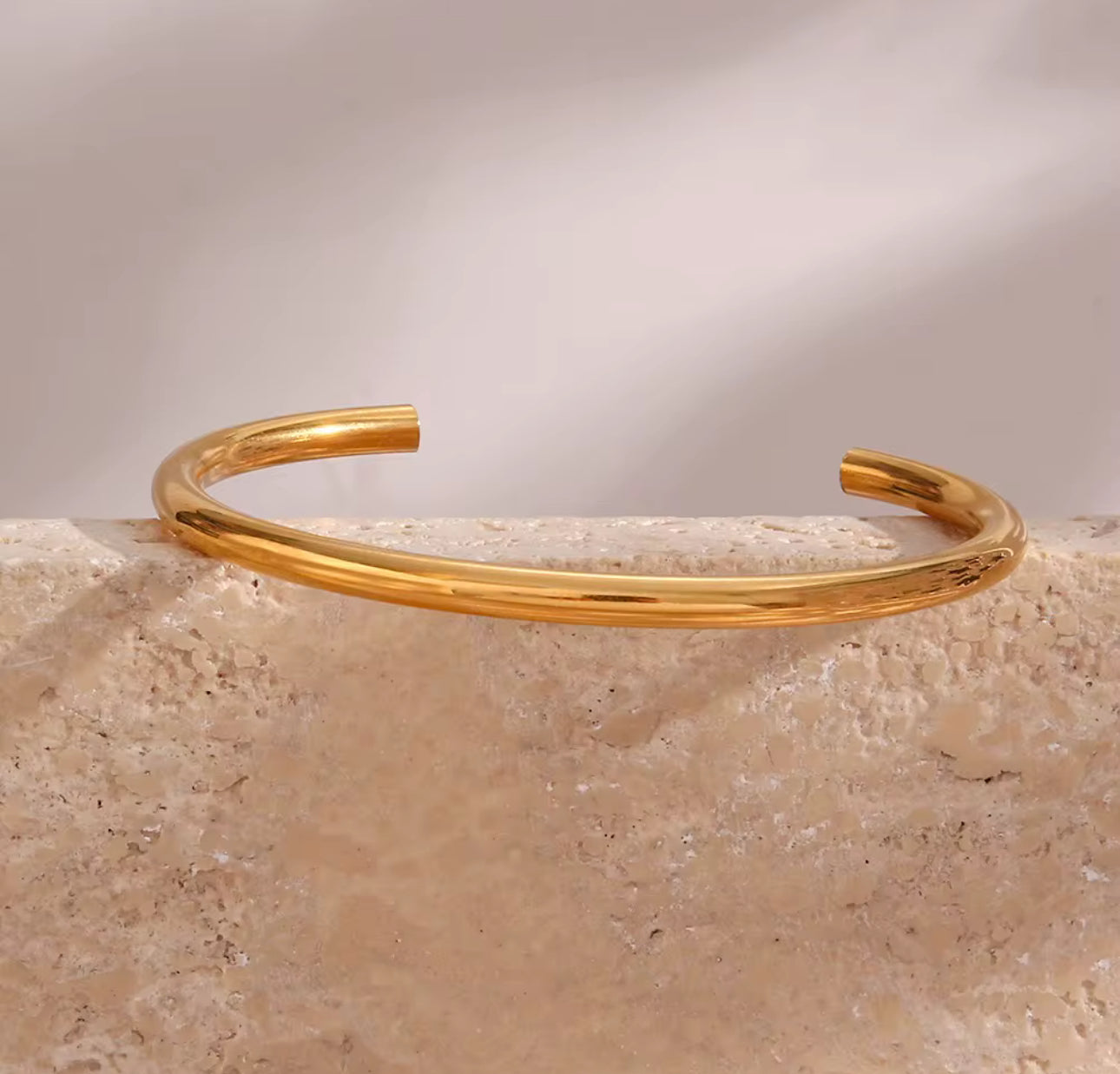 Bella Cuff - 18k gold plated