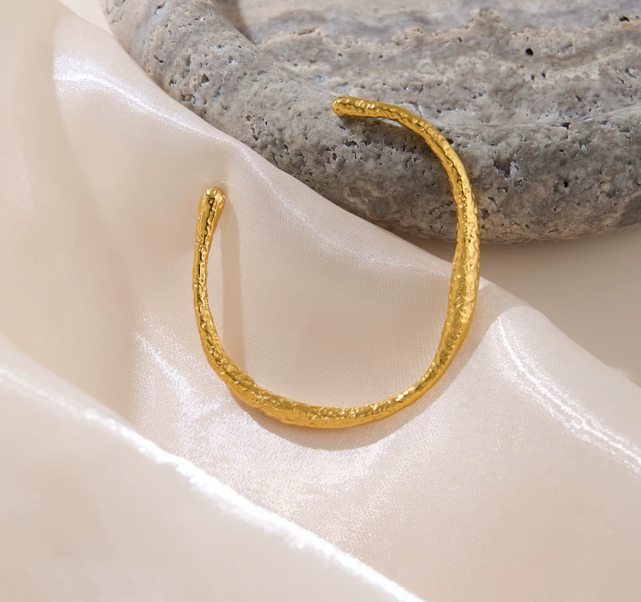 Azur Cuff Bracelet - 18k Gold plated