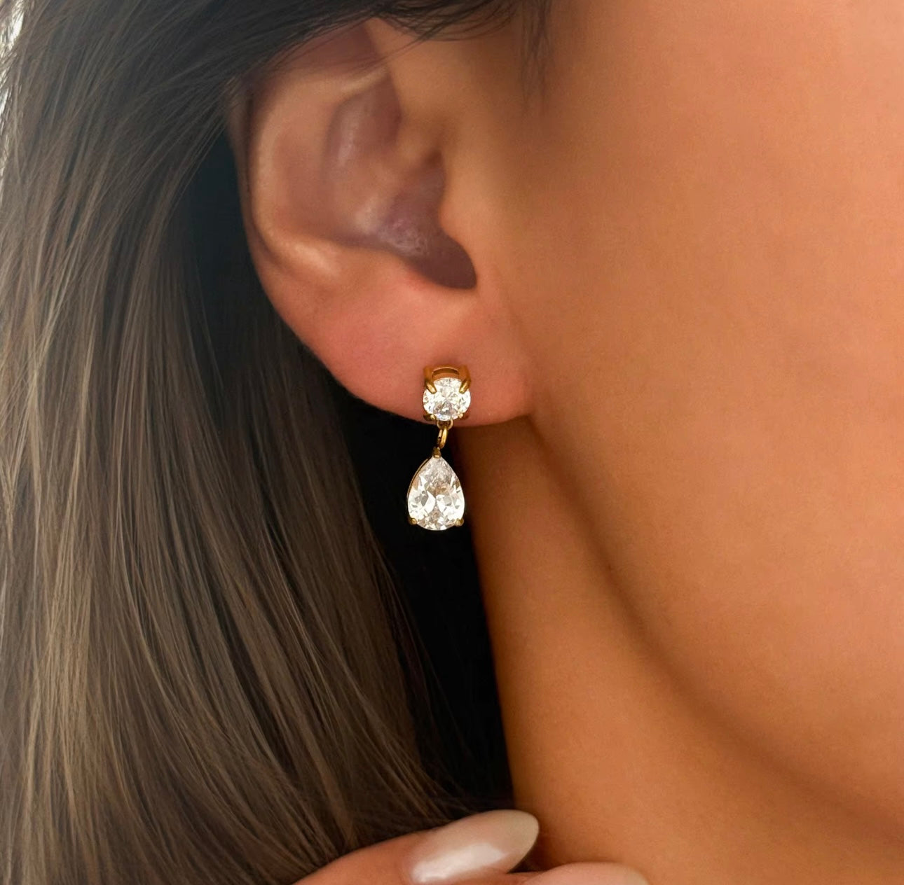 Lara Crystal Earrings - 18k Gold Plated