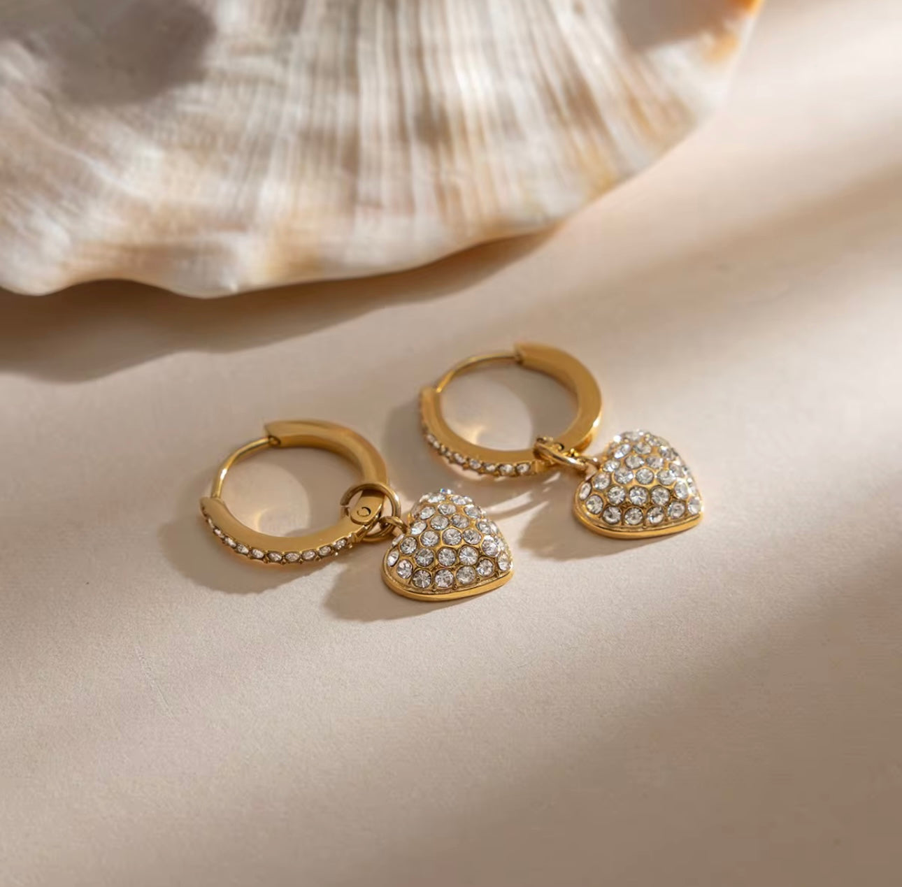 Hearty Hoop - 18k gold plated