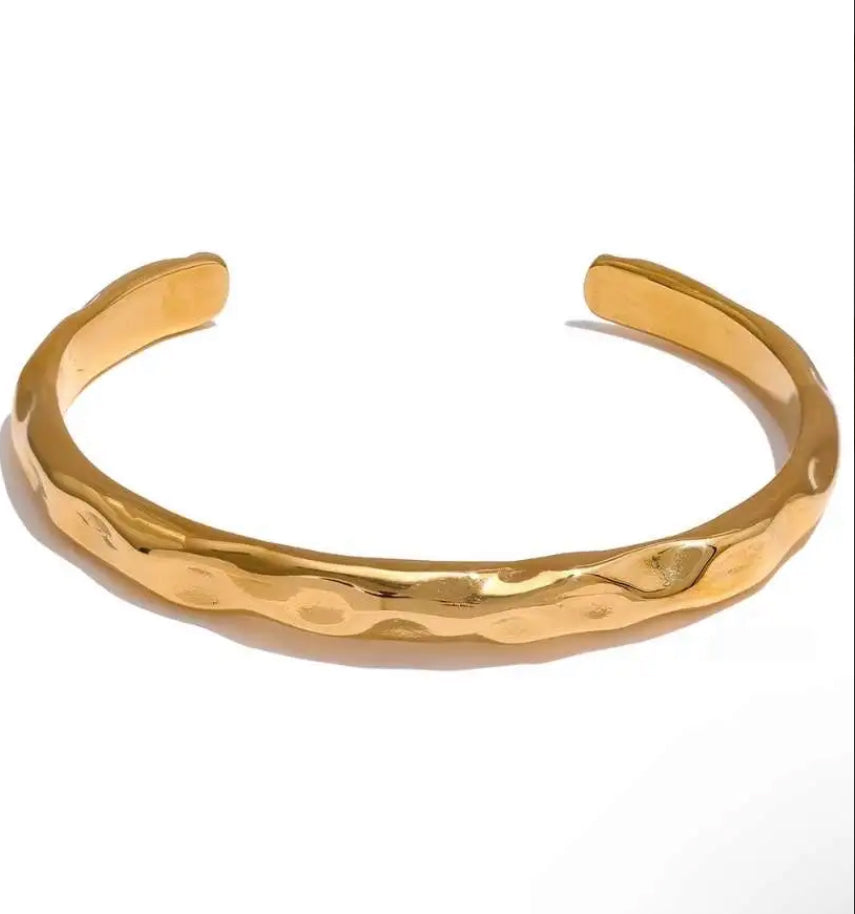Ripple Cuff – Minimal Lady Jewels