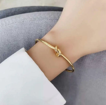 Knot Cuff